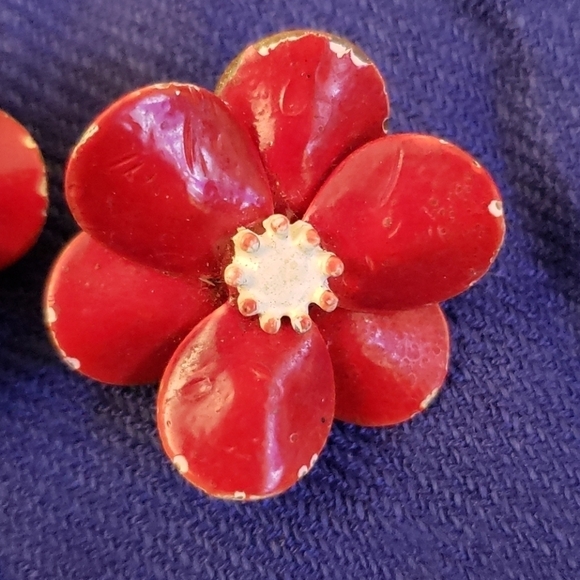 Vintage Red Flower Clip on Earrings - Picture 2 of 4